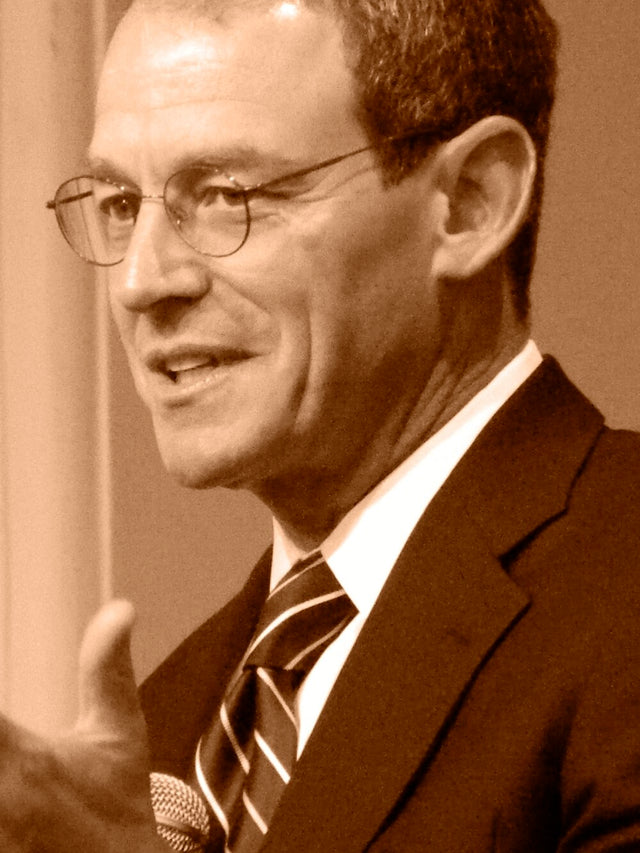 Portrait of Daniel Silva
