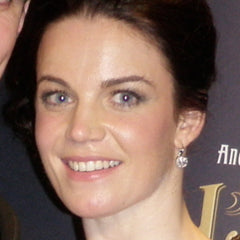 Portrait of Melissa Stewart