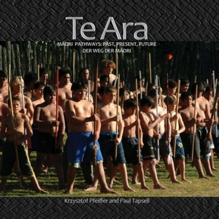 Te Ara (Maori, English, German Edition)