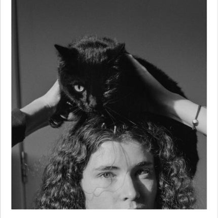 N 4  To Wear a Cat on Your Head
